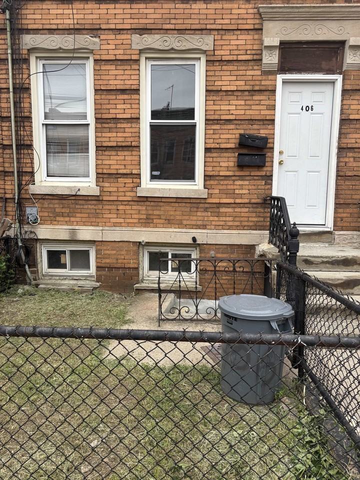406 Woodlawn Ave #1