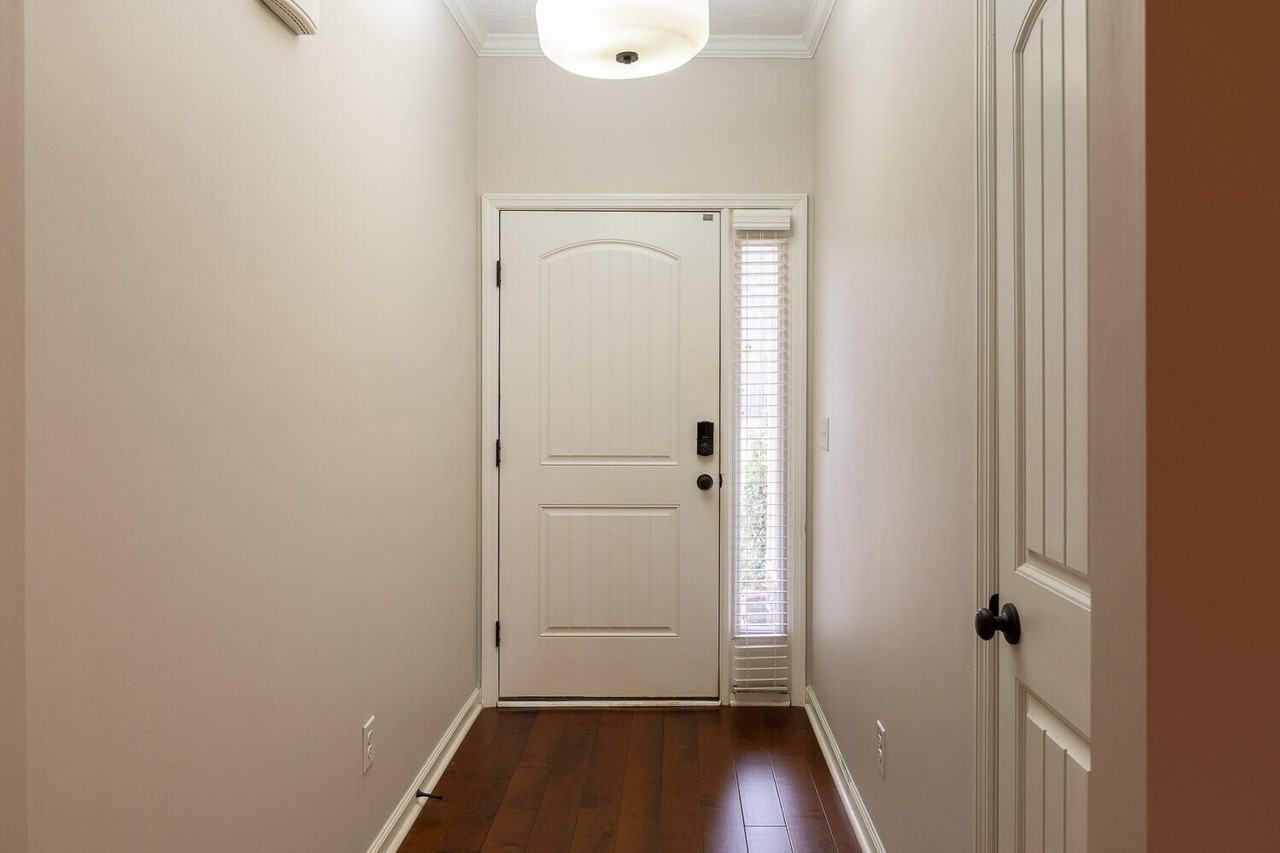 3237 Alexandria Dr - Photo 3 of 24