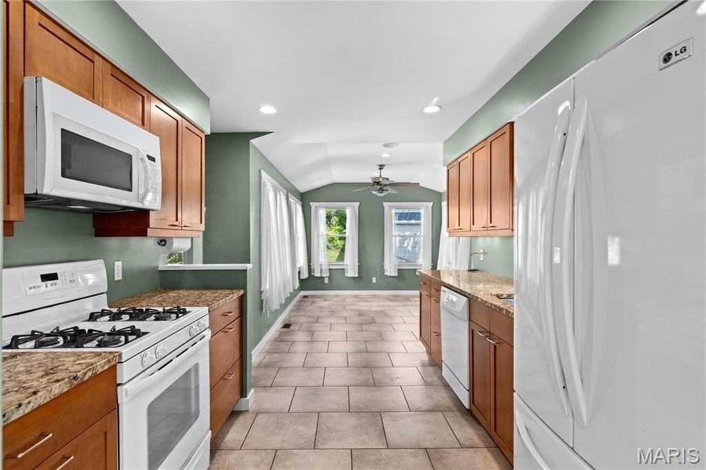 8921 Powell Ave - Photo 7 of 26