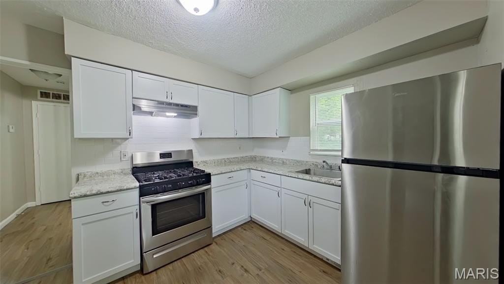 424 Shirley Ave - Photo 4 of 13