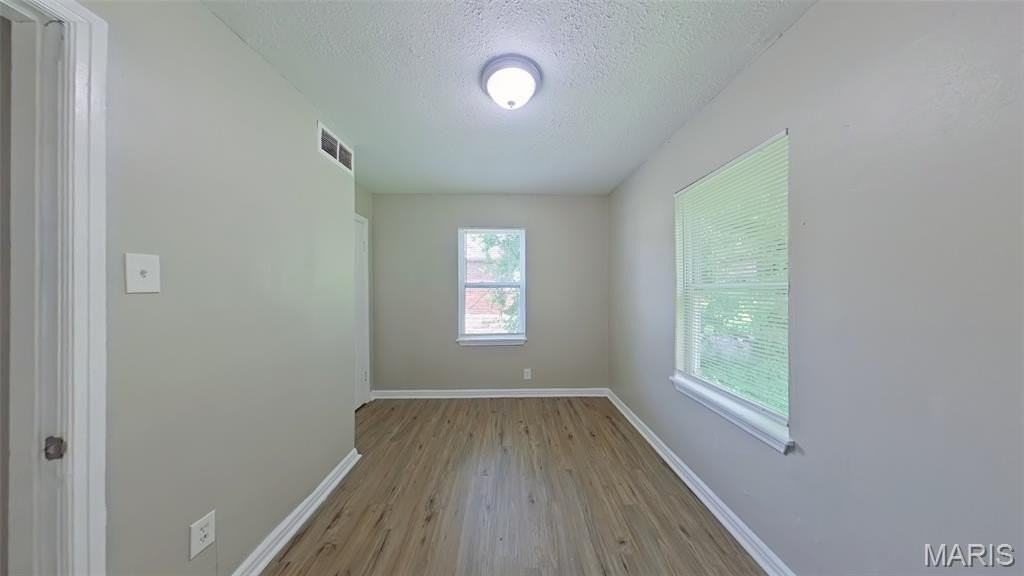 424 Shirley Ave - Photo 7 of 13