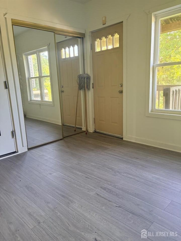 661 Catherine St #2A - Photo 6 of 13