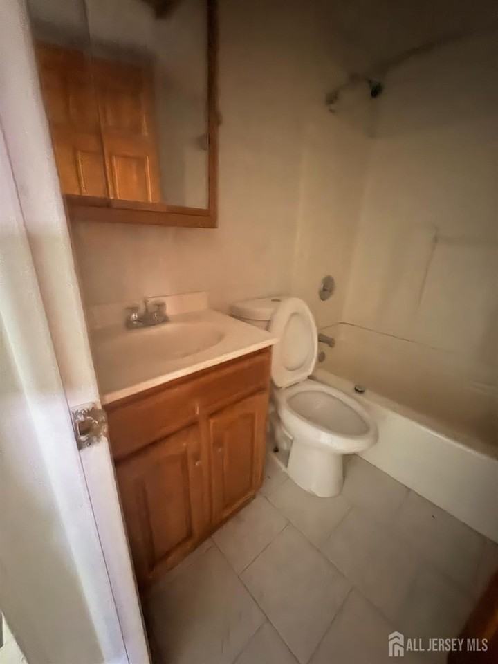 661 Catherine St #1C - Photo 5 of 7