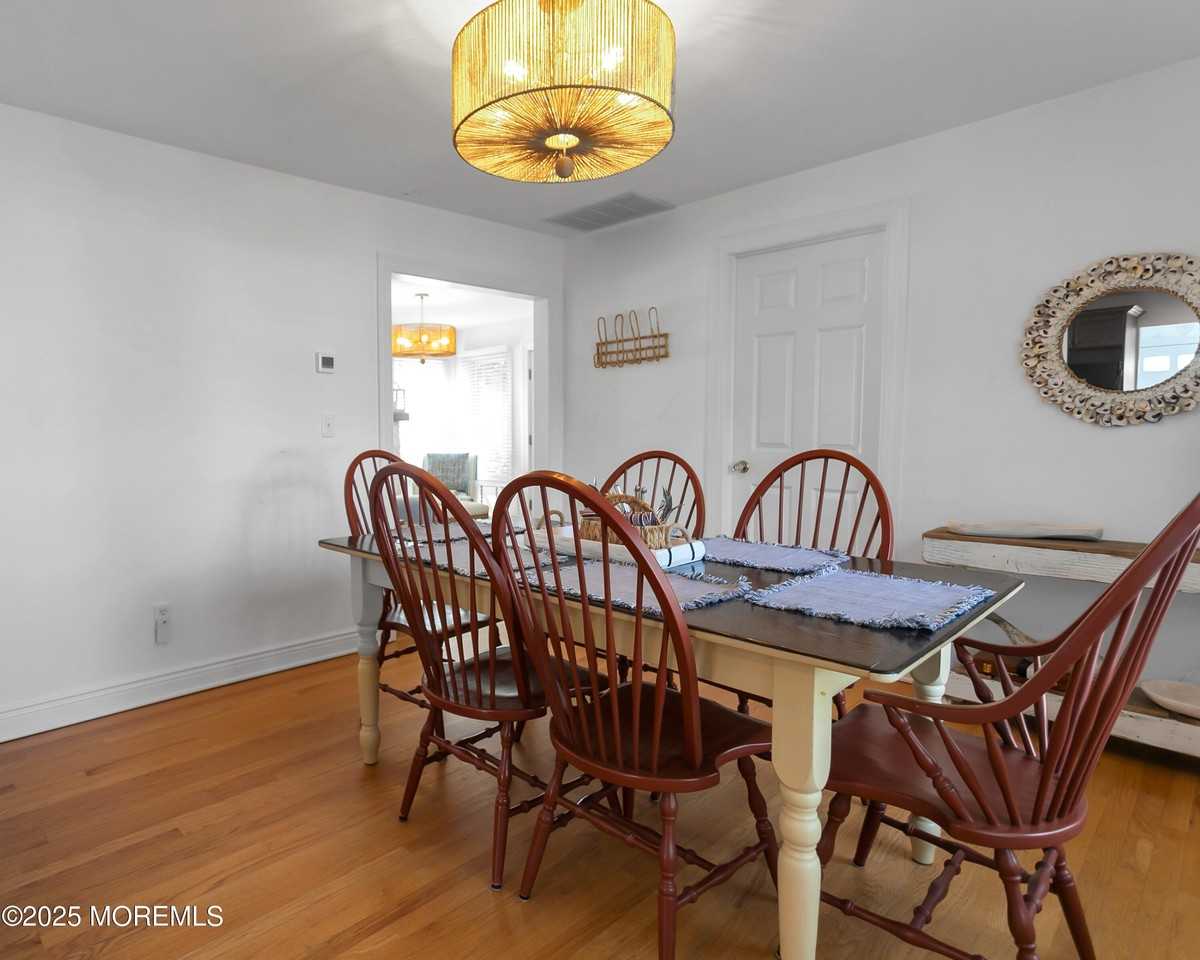 505 Jefferson Ave - Photo 4 of 29