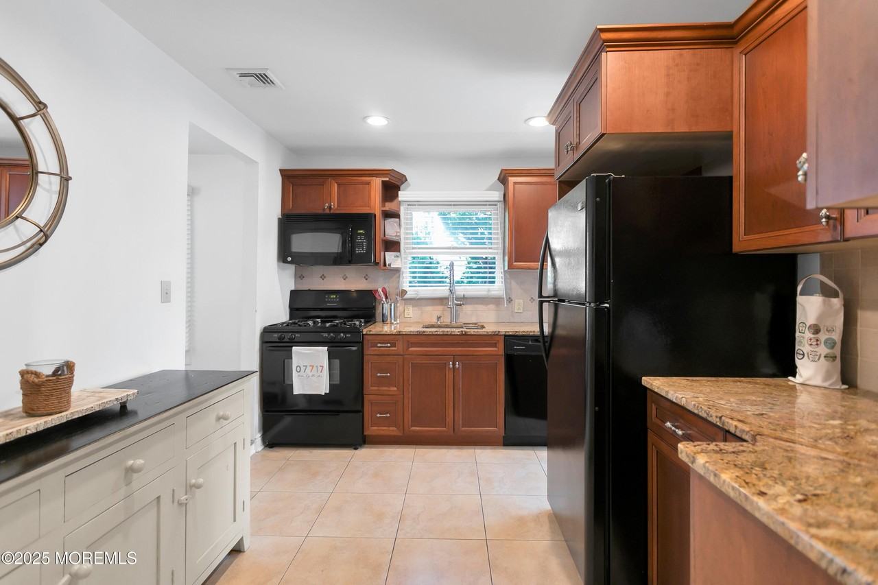 505 Jefferson Ave - Photo 5 of 29
