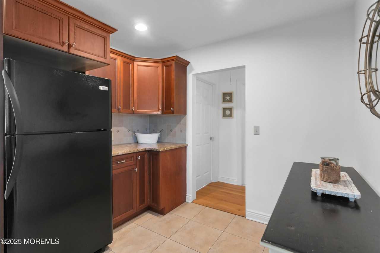505 Jefferson Ave - Photo 6 of 29
