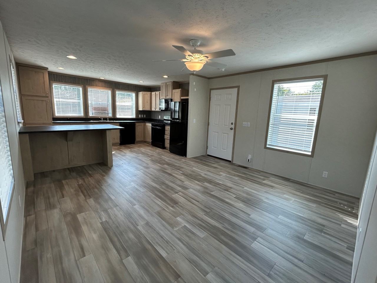 3430 N Peoria Rd - Photo 2 of 10