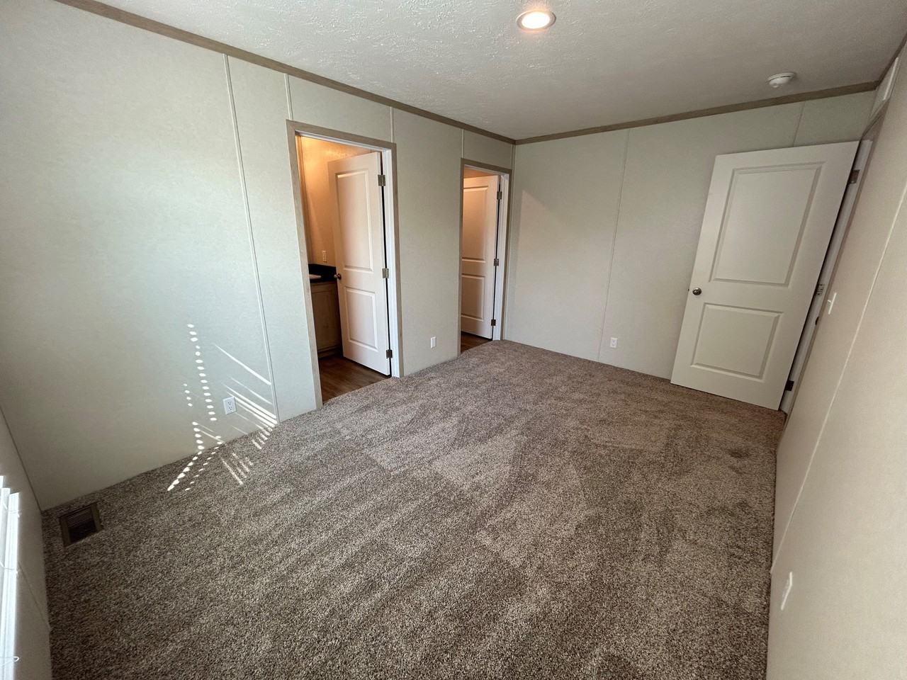 3430 N Peoria Rd - Photo 3 of 10