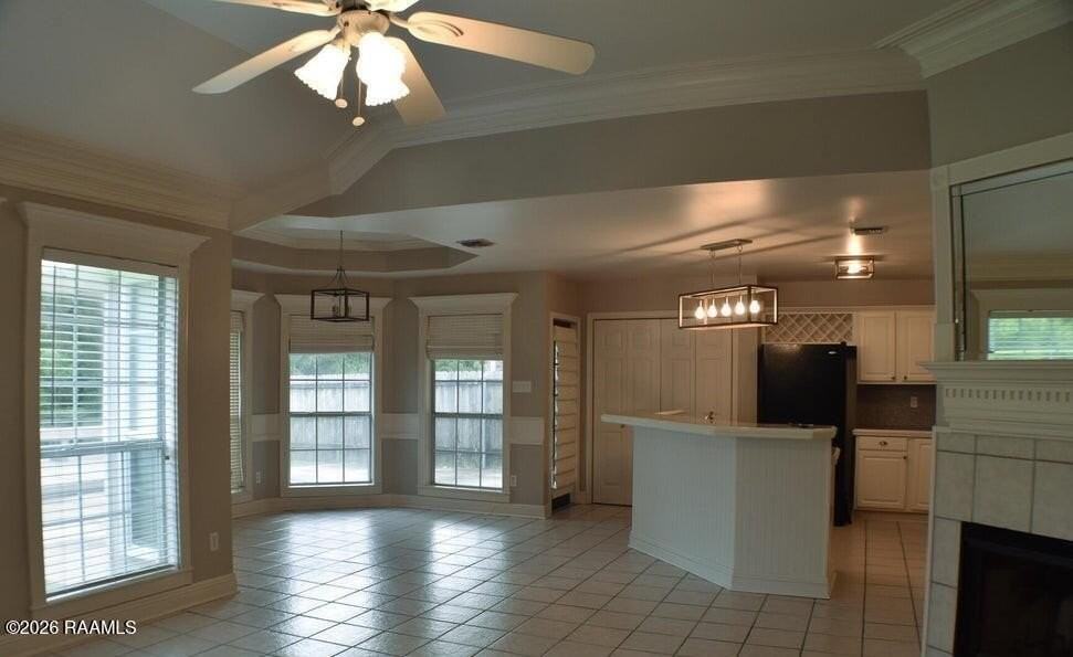 208 E Weeks Dr - Photo 6 of 25