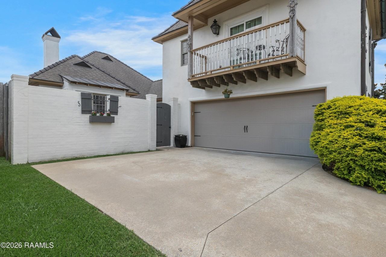 123 Croft Row - Photo 3 of 32