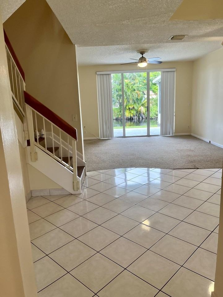 2317 Sw 82nd Ter - Photo 5 of 23