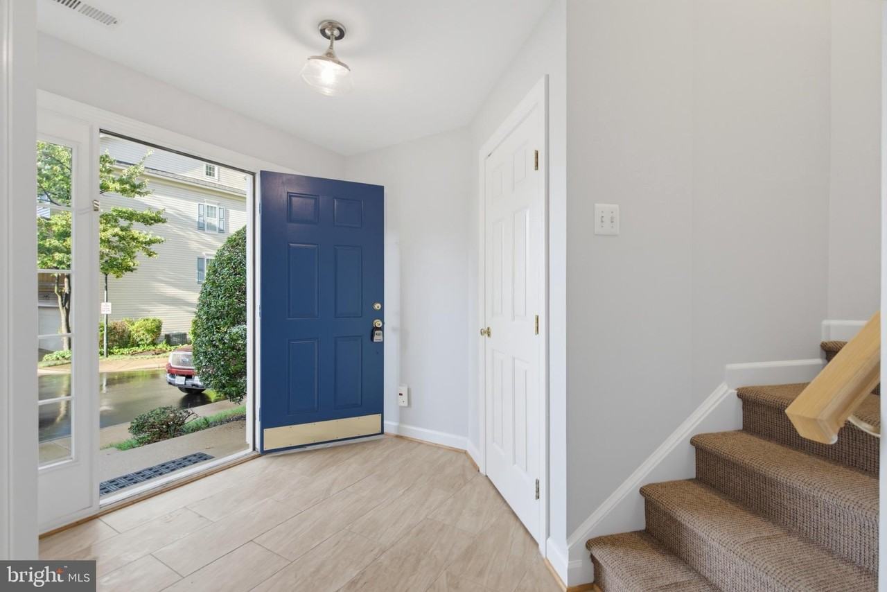 5822 Pearson Ln - Photo 2 of 32