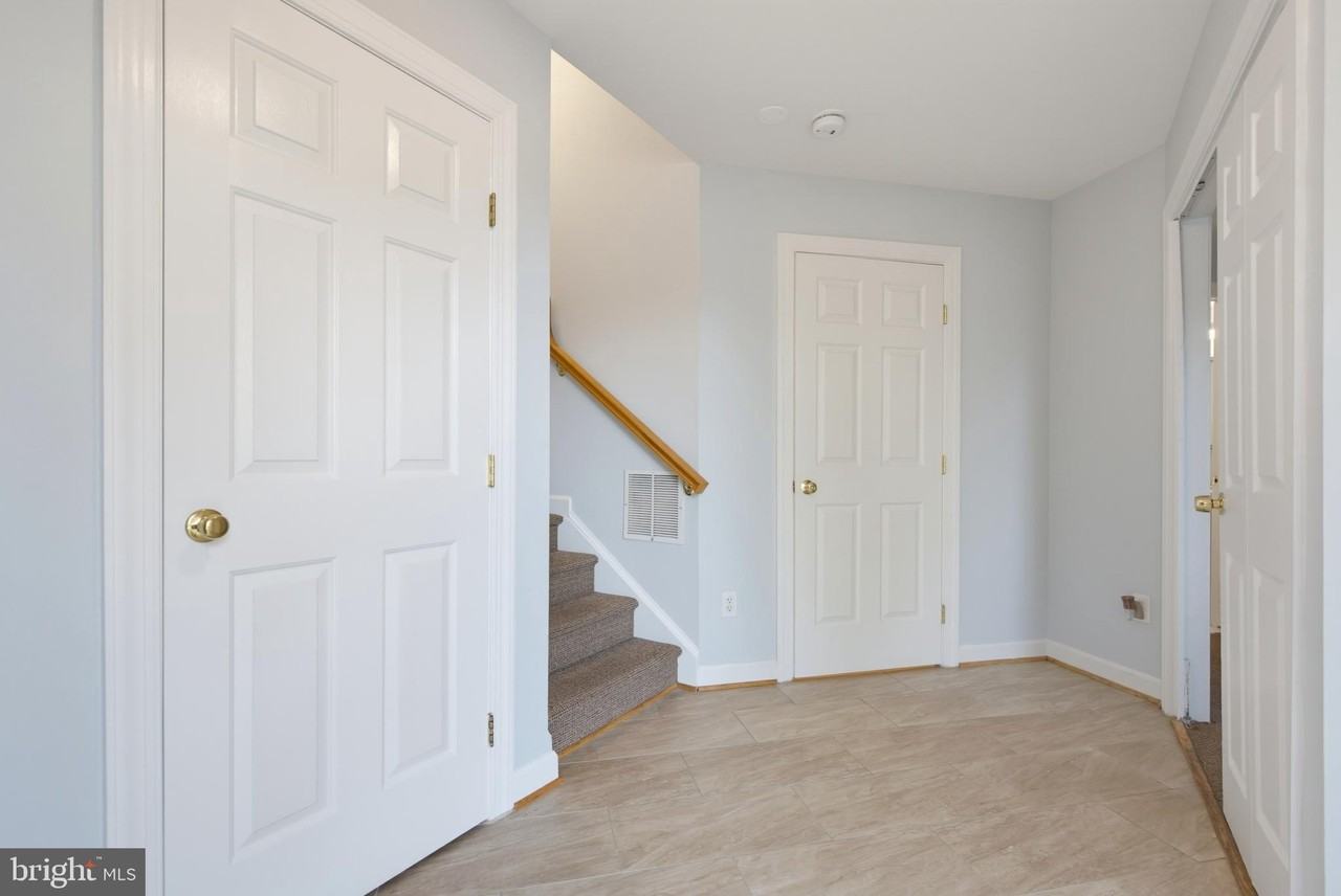 5822 Pearson Ln - Photo 3 of 32
