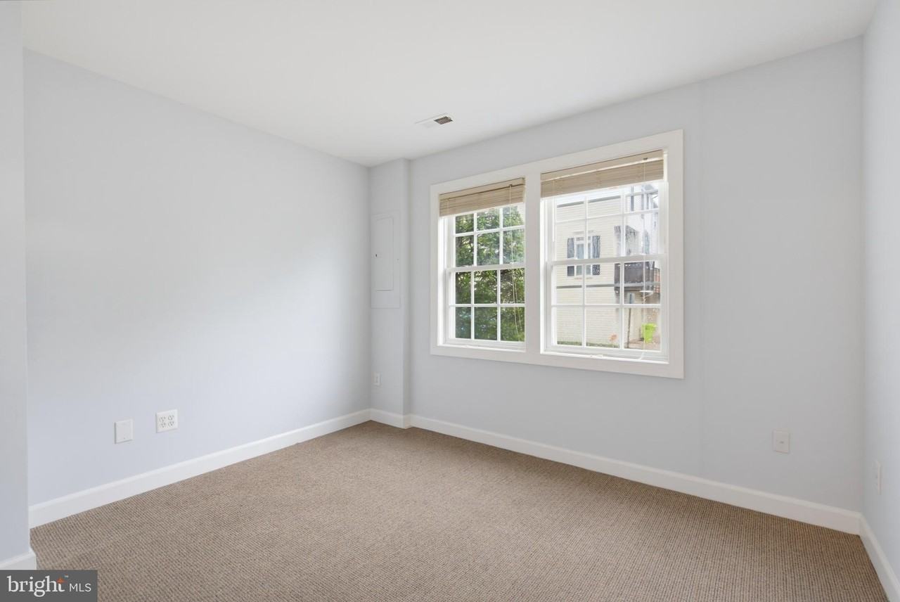 5822 Pearson Ln - Photo 4 of 32
