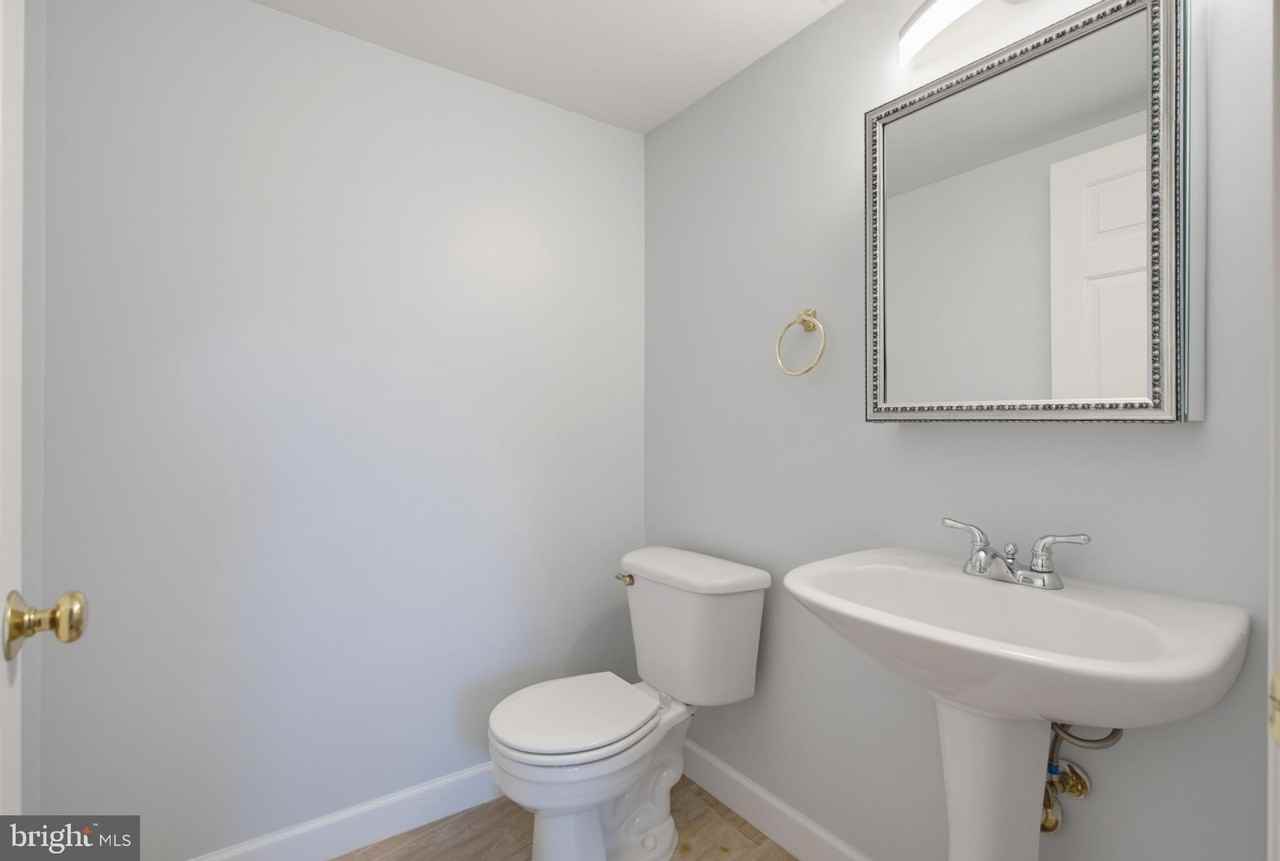 5822 Pearson Ln - Photo 5 of 32