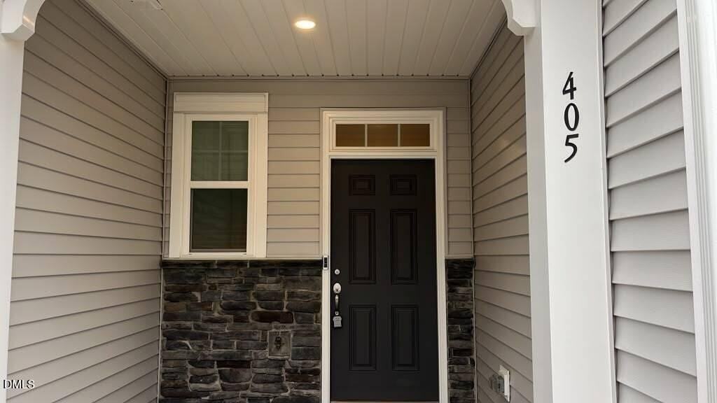 405 Hazy Hills Ln - Photo 3 of 33