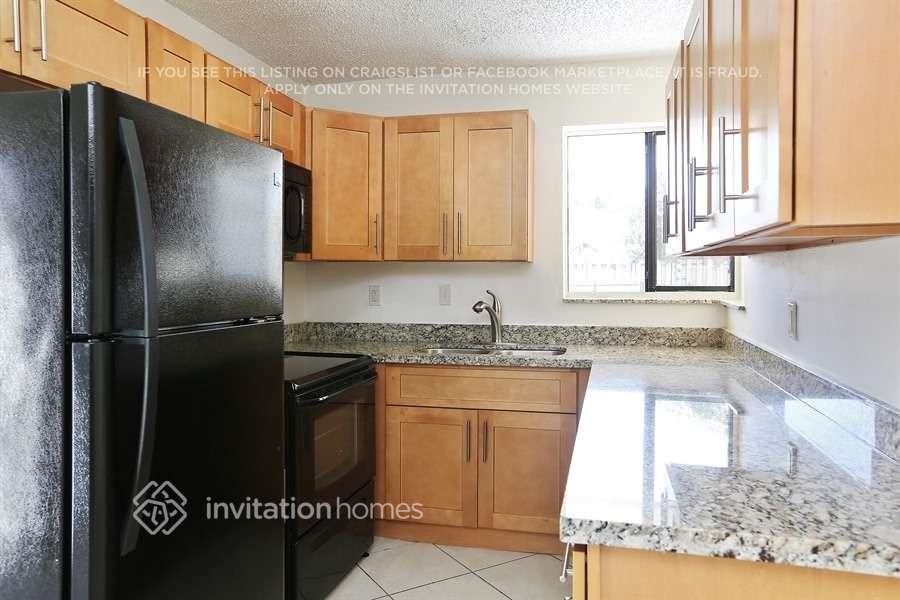 12330 Sw 193rd St - Photo 4 of 9