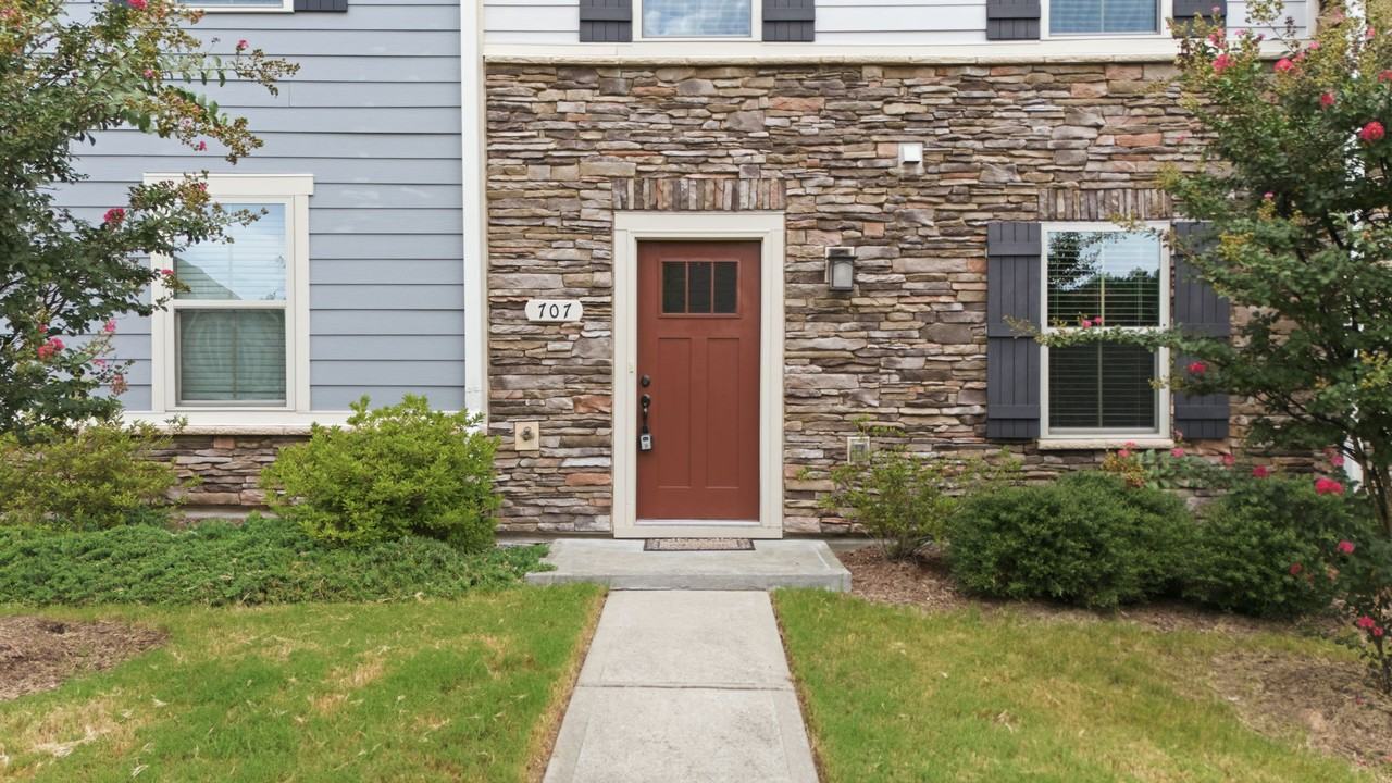 707 Channing Park Cir #1 - Photo 3 of 50