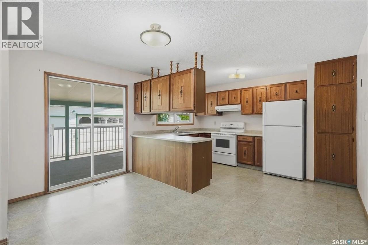 1218 Moss Avenue - Photo 2 of 11