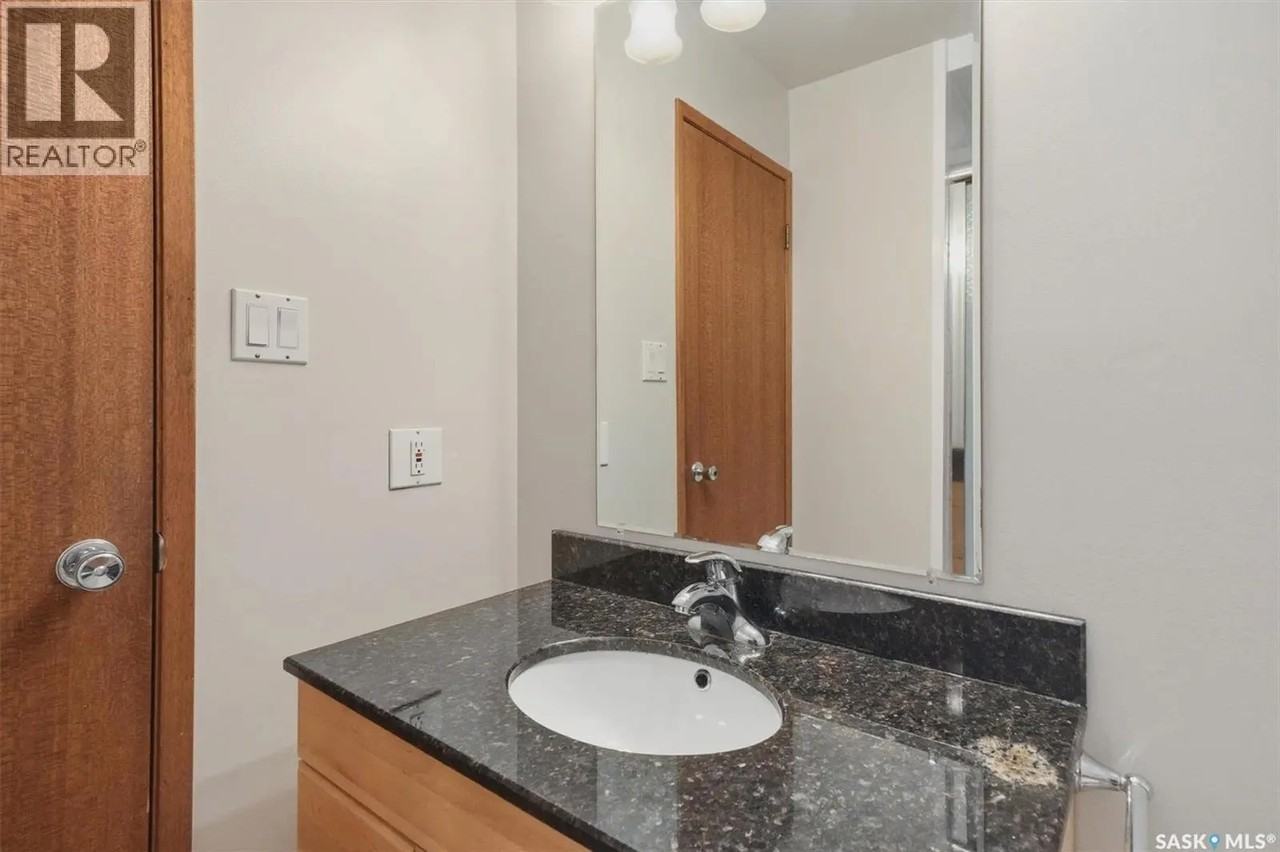 1218 Moss Avenue - Photo 6 of 11