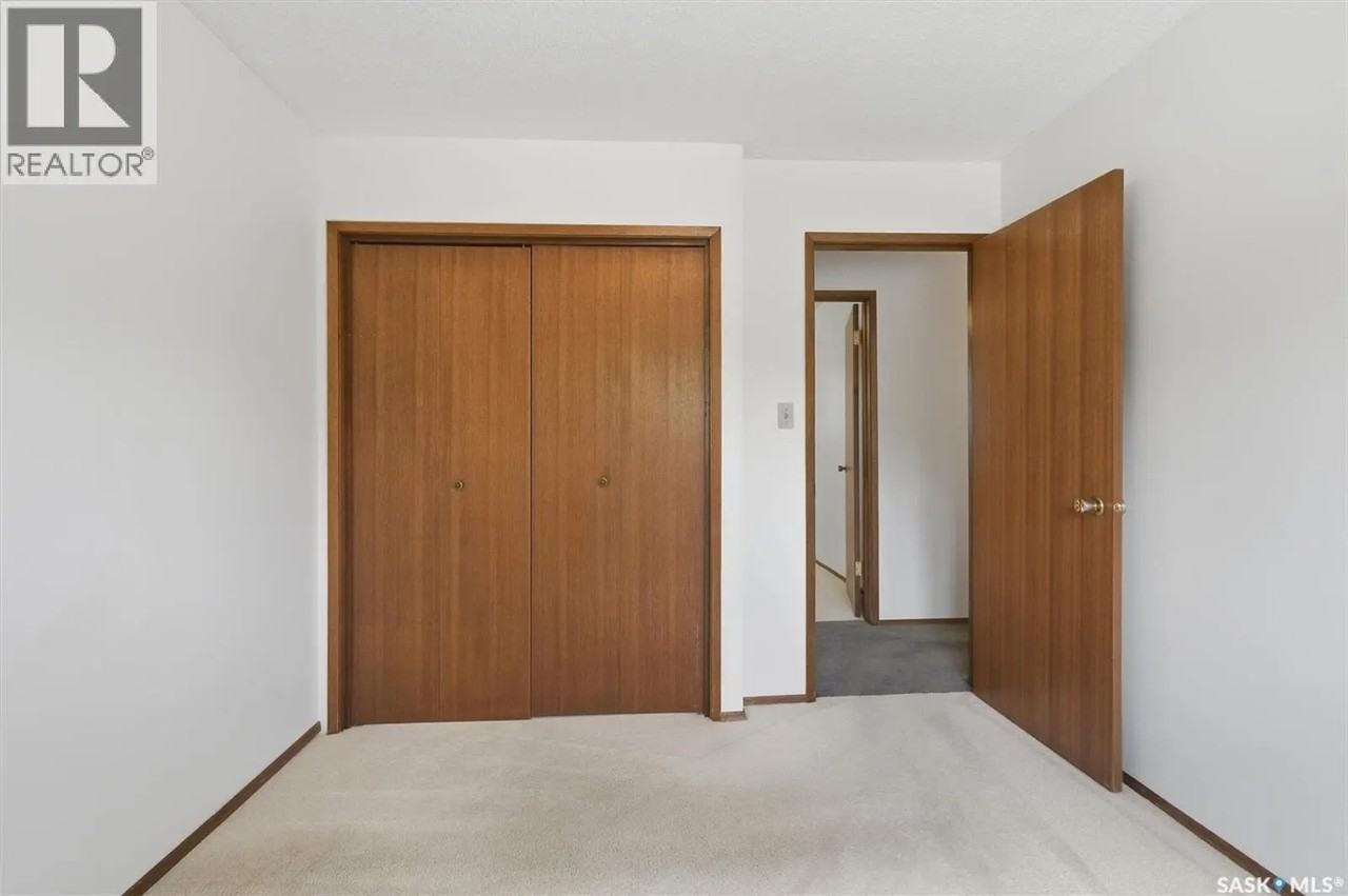 1218 Moss Avenue - Photo 7 of 11