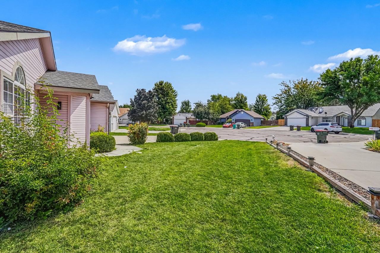 2463 N Stone Pl #1 - Photo 5 of 28