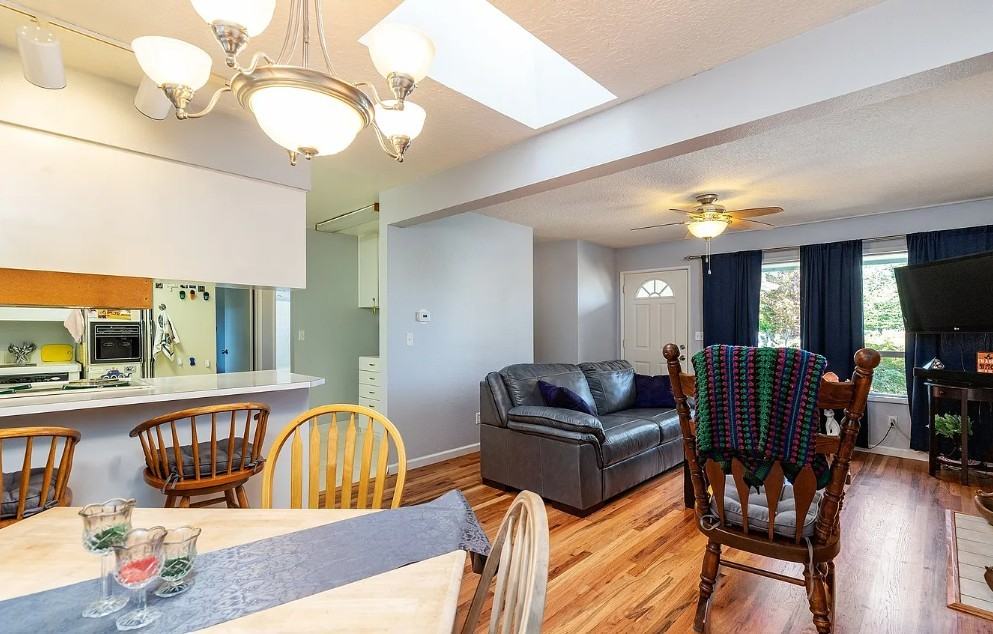 804 Se 168th Ave #1 - Photo 3 of 40