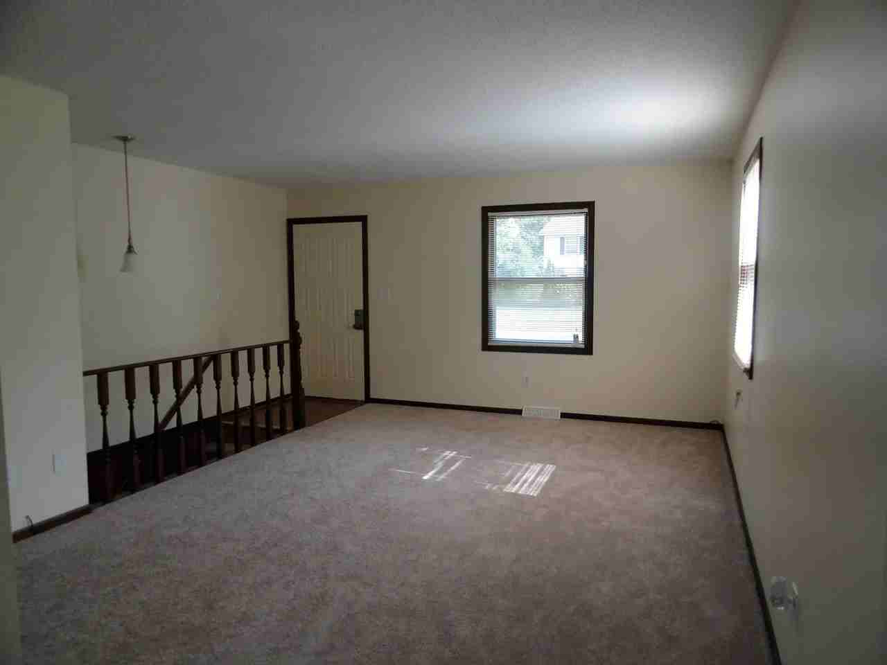 2512 Ridgefield Dr Ne #1 - Photo 3 of 22