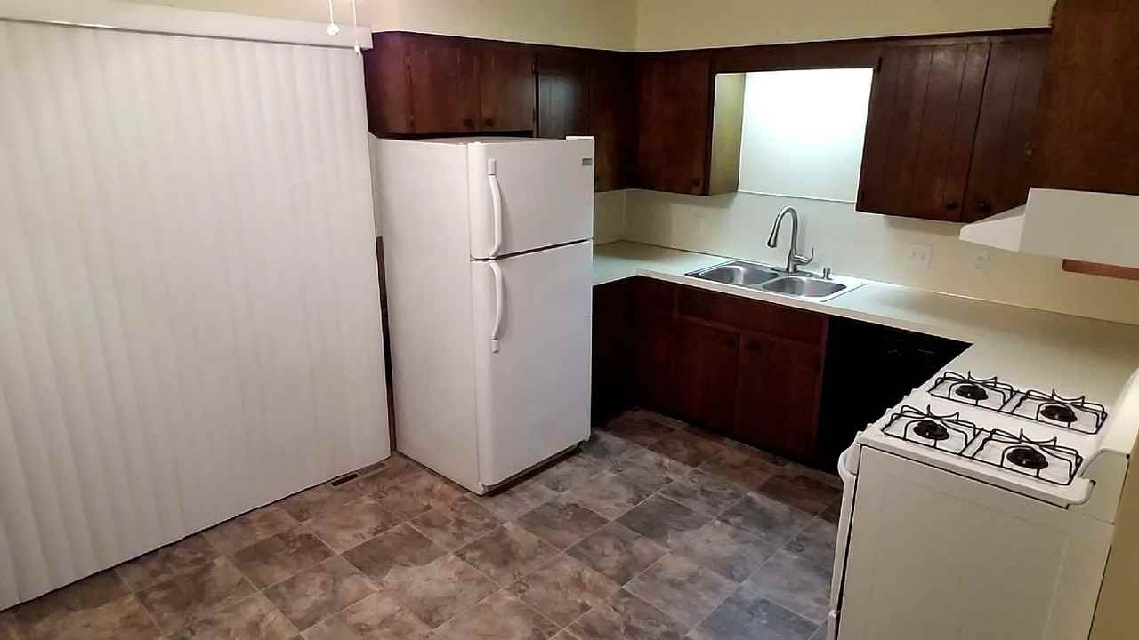 2512 Ridgefield Dr Ne #1 - Photo 6 of 22