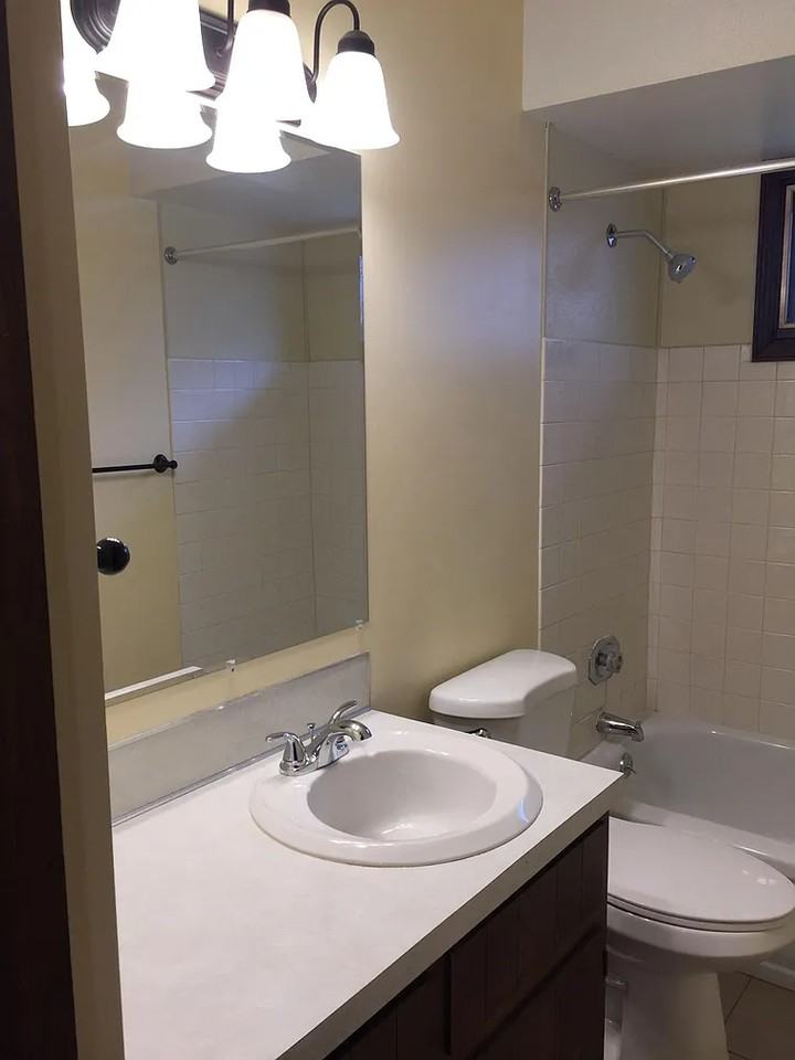2512 Ridgefield Dr Ne #1 - Photo 7 of 22