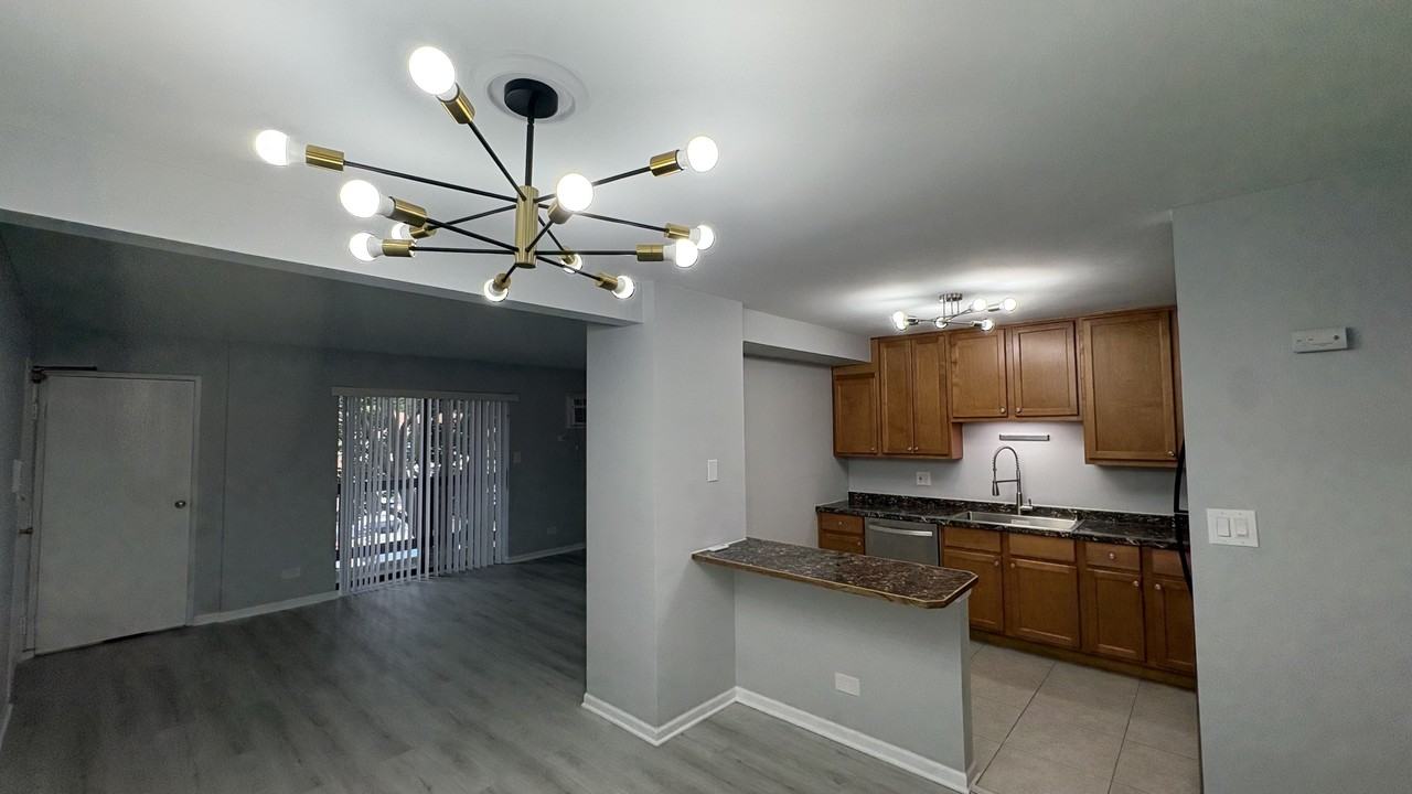 1316 Geneva Dr #2a - Photo 4 of 9