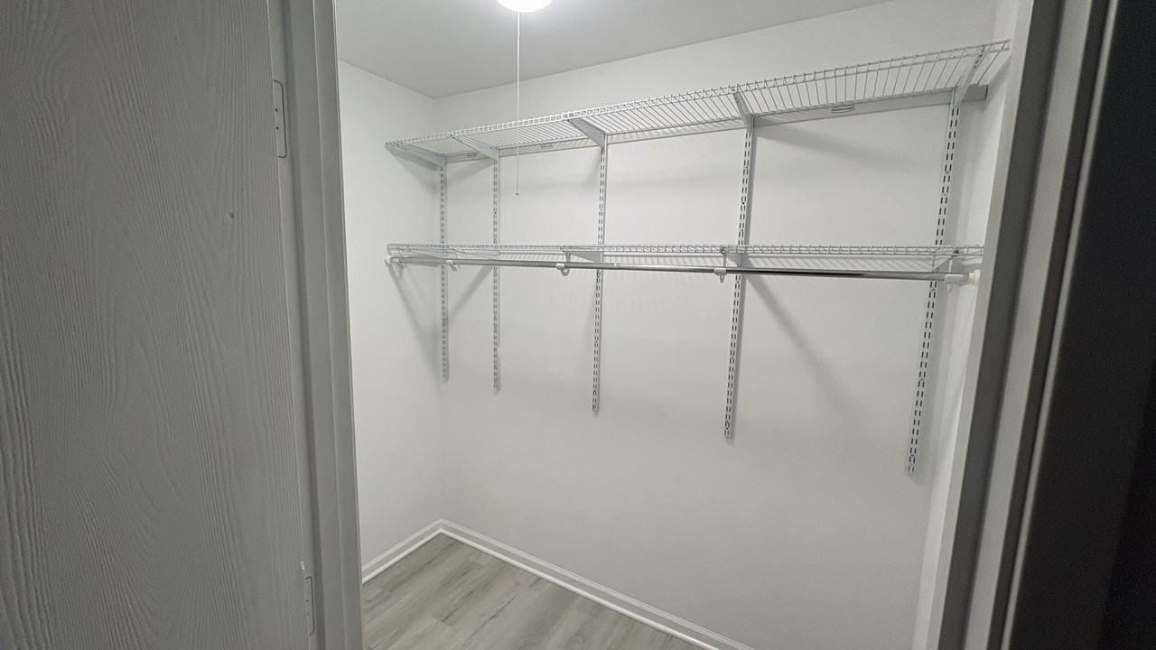 1316 Geneva Dr #2a - Photo 6 of 9