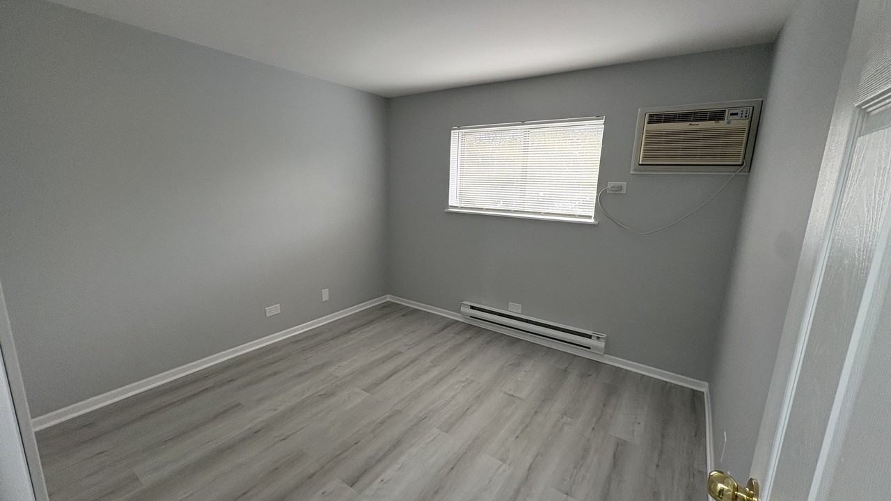 1316 Geneva Dr #2a - Photo 7 of 9