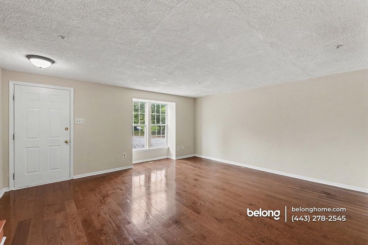 8918 Pembrook Woods - Photo 2 of 15