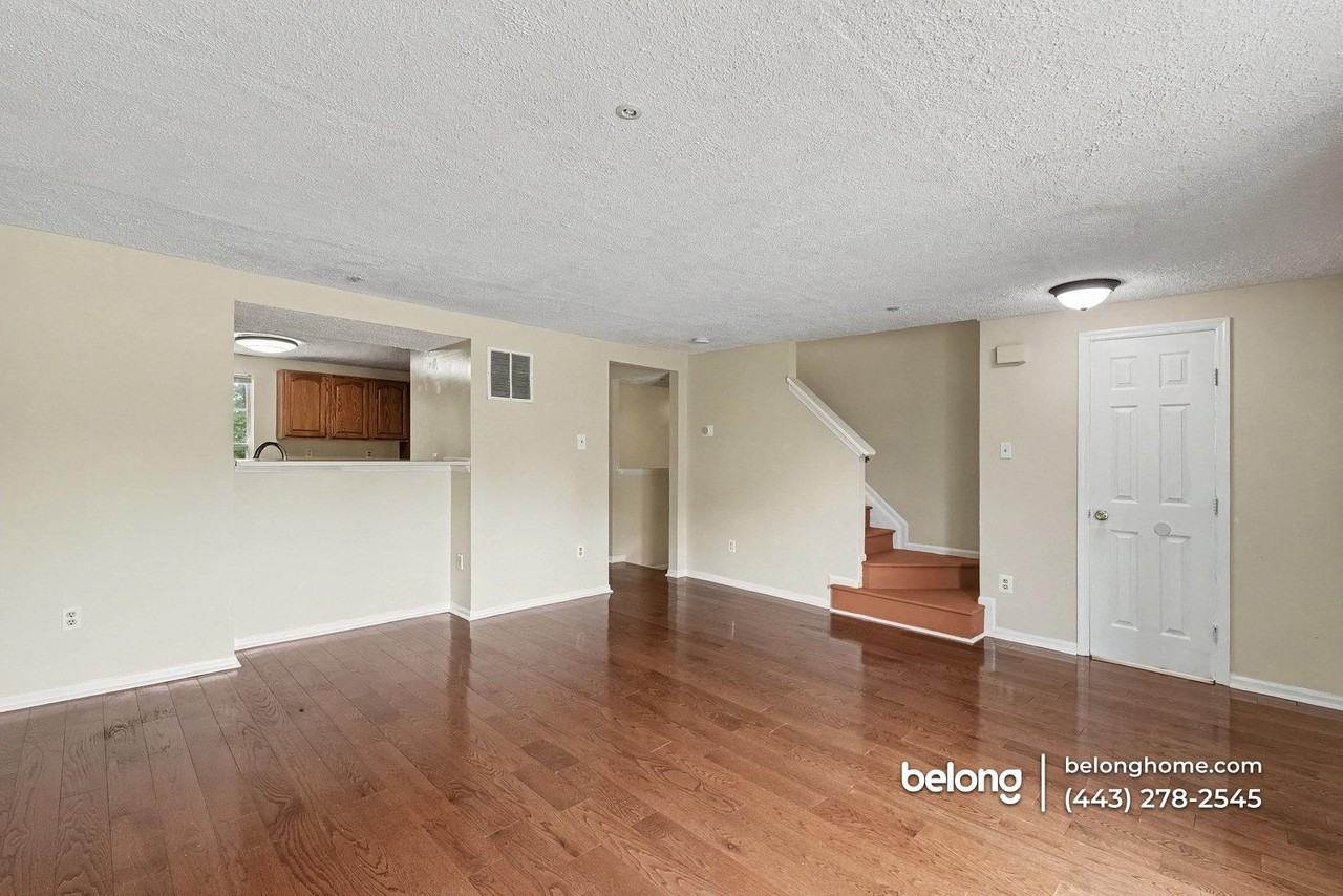 8918 Pembrook Woods - Photo 3 of 15