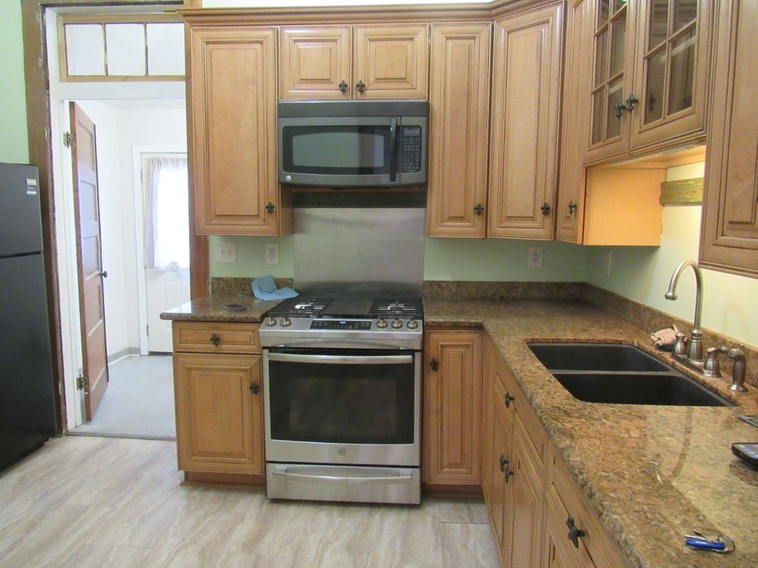 904 Pauline St - Photo 2 of 7