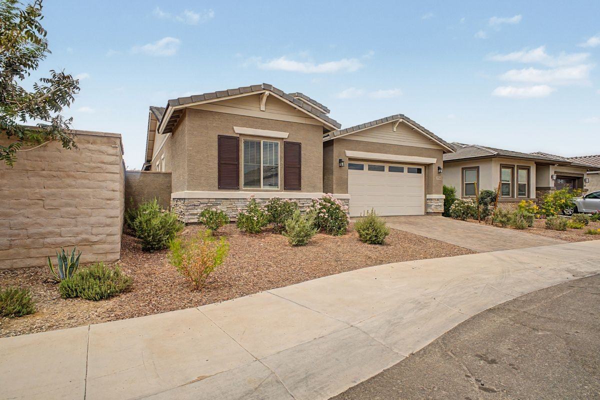 20114 W Montecito Ave - Photo 2 of 31