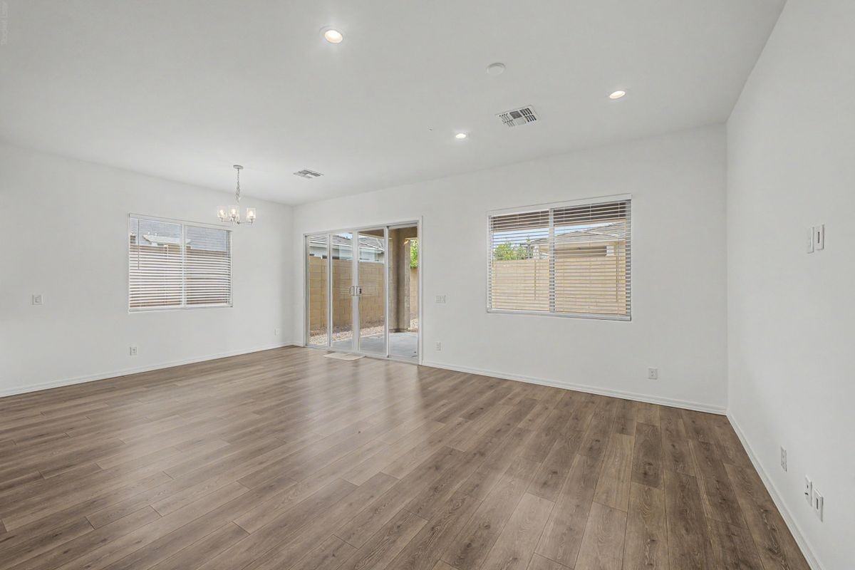 20114 W Montecito Ave - Photo 6 of 31