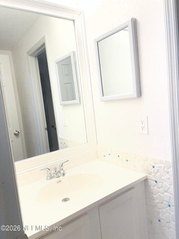 2202 Wood Hill Pl - Photo 5 of 11