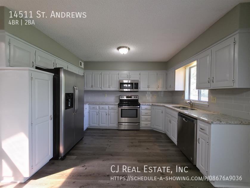 14511 Saint Andrews Dr - Photo 4 of 11