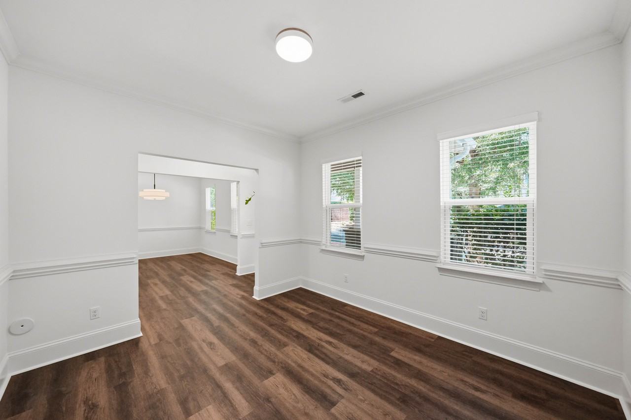 20264 Harroway Dr - Photo 7 of 43