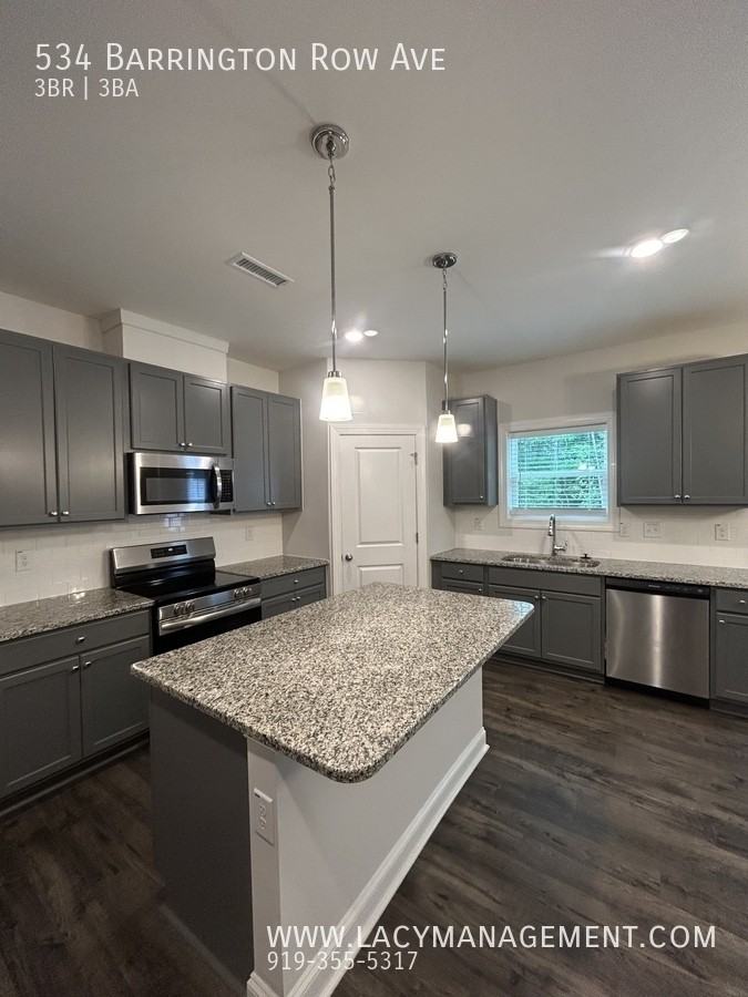534 Barrington Row Ave - Photo 3 of 17