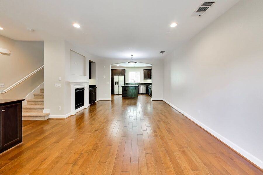 485 Chagall St - Photo 7 of 33