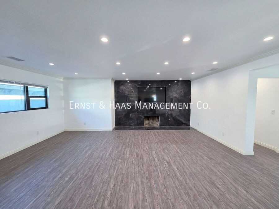 2102 Nipomo Ave - Photo 5 of 26
