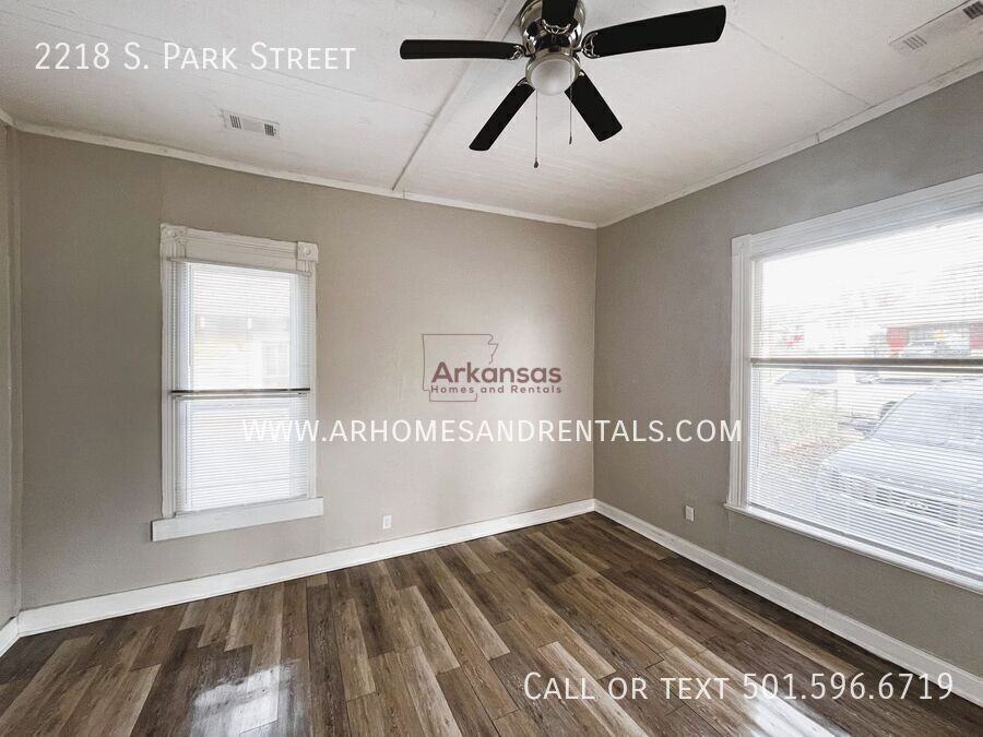 2218 S Park St - Photo 3 of 11