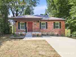 featured image of 1309 W 19th St