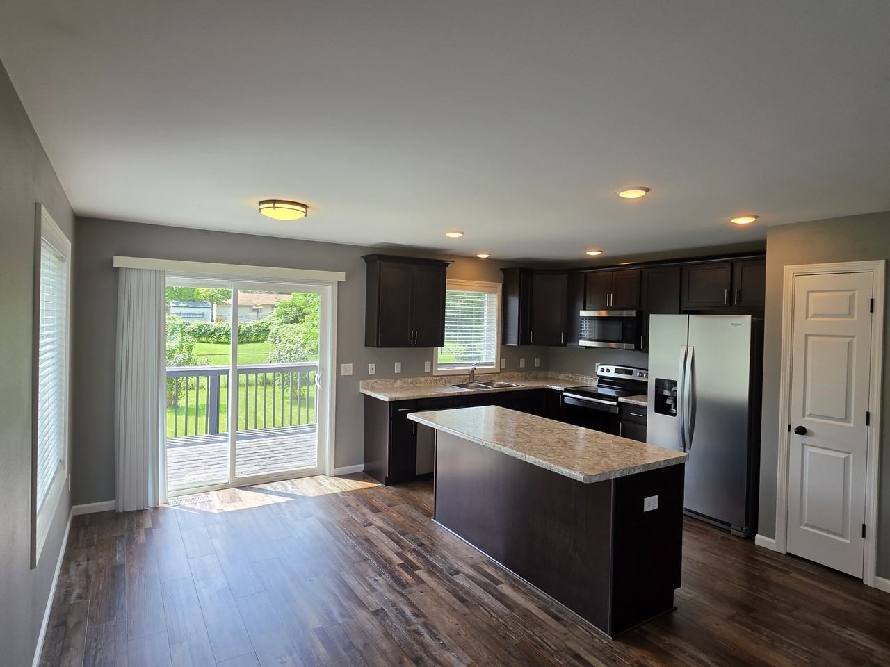 2721 Kellogg Ave #2721 - Photo 3 of 17