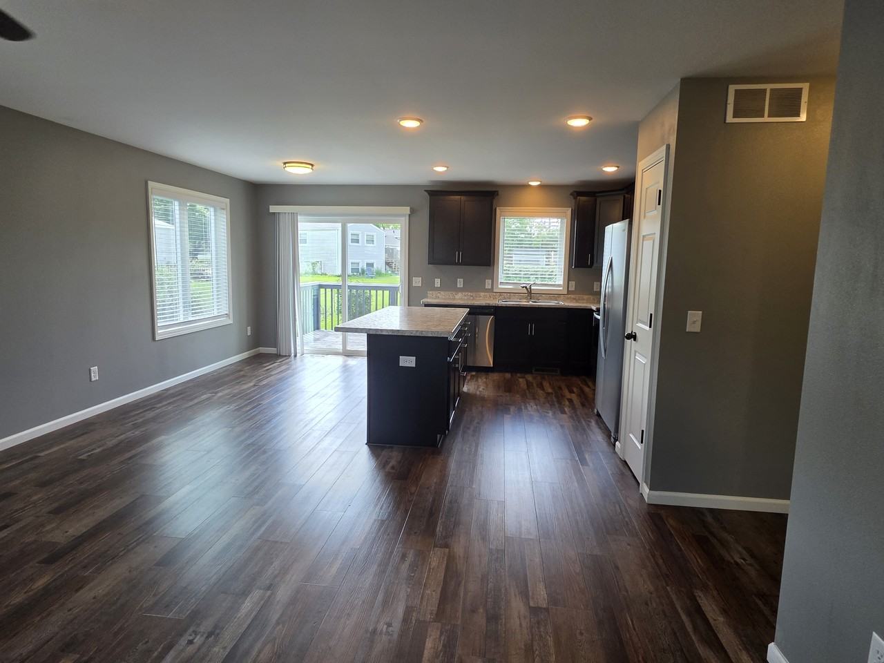 2721 Kellogg Ave #2721 - Photo 6 of 17