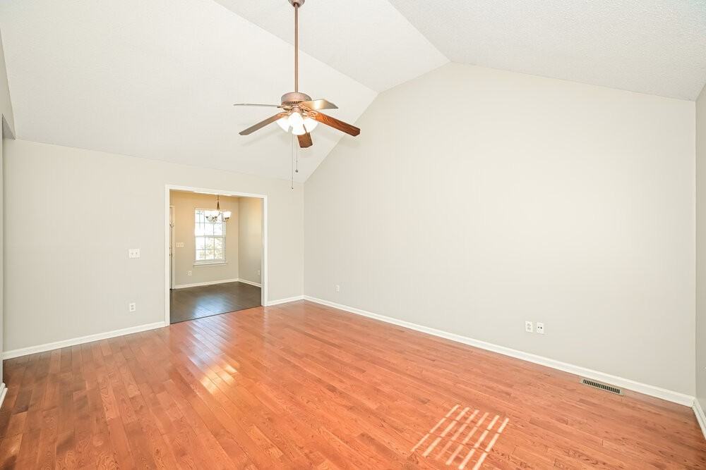 1915 Steaford Ct - Photo 4 of 16