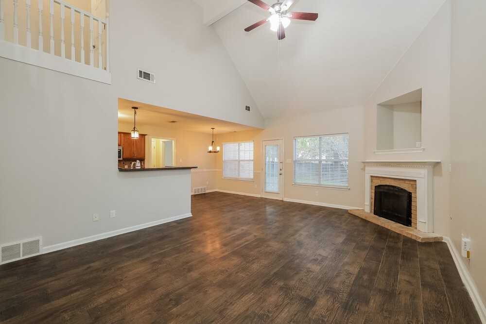 375 Dogwood Spring Dr - Photo 4 of 17